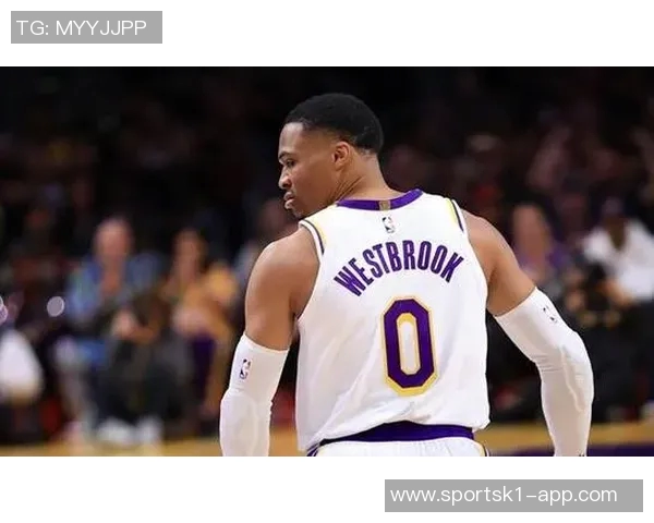 莫布里半场表现亮眼6中5砍下11分7篮板3助攻1抢断2盖帽正负值高达13 莫布里半场表现亮眼6中5砍下11分7篮板3助攻1抢断2盖帽正负值高达13